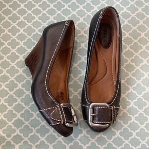 Fossil Metallic Brown Leather Buckle Wedge Heels 8